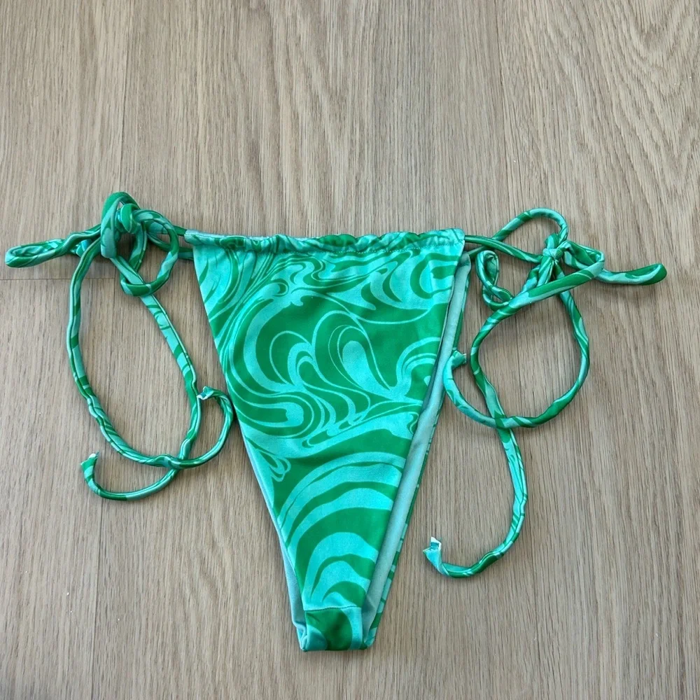 Frankie’s Bikinis x Naomi Tia Rainforest Bikini Bottom L